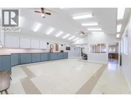 587 HILLCREST Road - 46