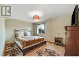 9 LAMB Court - 22