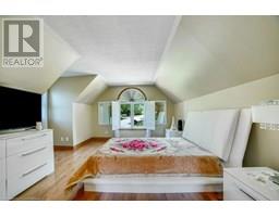 9 LAMB Court - 25