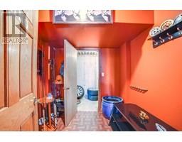 9 LAMB Court - 32