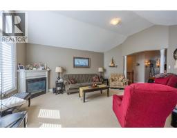 60 WILLOWDALE Crescent - 11