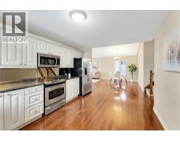25 MAPLEVIEW Drive - 12