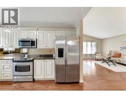 25 MAPLEVIEW Drive - 14