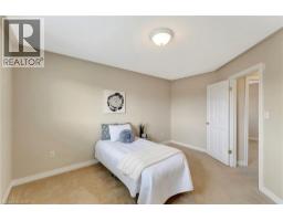 25 MAPLEVIEW Drive - 17