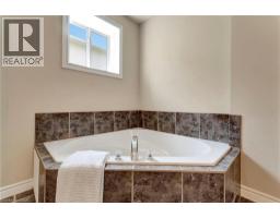 25 MAPLEVIEW Drive - 31