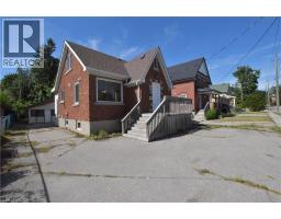 238 LOWTHER Street N - 2
