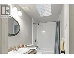 36 NOTCHWOOD Court - 19