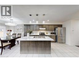 174 MACLACHLAN Avenue - 11