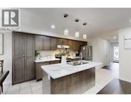 174 MACLACHLAN Avenue - 12