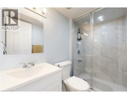 174 MACLACHLAN Avenue - 36