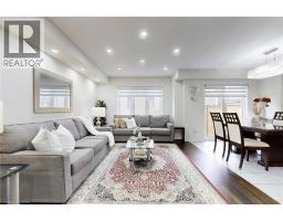 174 MACLACHLAN Avenue - 7