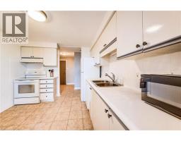 35 GREEN VALLEY Drive UnitNo. 1605 - 10