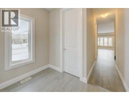 94 ISAAC Street - 3