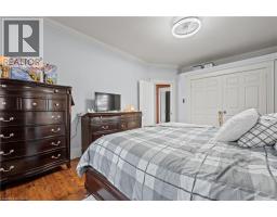415 WALLACE Avenue N - 33
