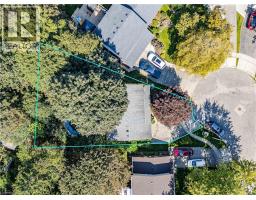 20 CRESTWOOD Drive - 20