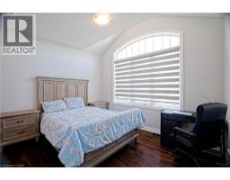 24 PICKETT Place - 28