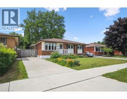 341 REDFORD Crescent - 3