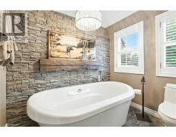 6 LILAC Court - 16