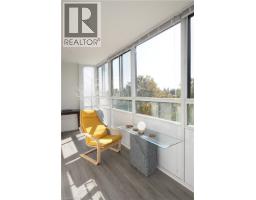 24 MIDLAND Drive UnitNo. 406 - 18