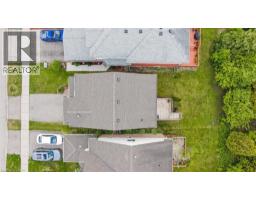 566 BONAVISTA Drive - 45