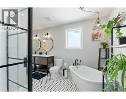 2 CALEDONIA Avenue - 25