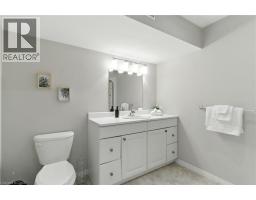 2 CALEDONIA Avenue - 32