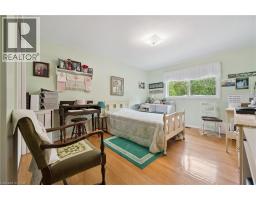 18 SIMPSON Avenue - 28