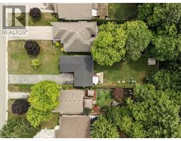 53 HAWTREY Road - 40