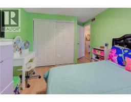 82 TIMBERLANE Crescent - 16