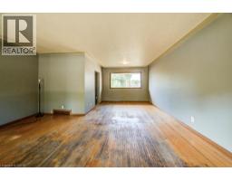33 EVERGREEN Crescent - 10