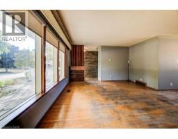 33 EVERGREEN Crescent - 11