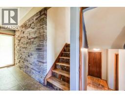 33 EVERGREEN Crescent - 18