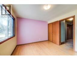 33 EVERGREEN Crescent - 32