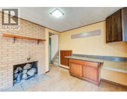 33 EVERGREEN Crescent - 35
