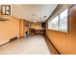 33 EVERGREEN Crescent - 36