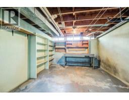 33 EVERGREEN Crescent - 39