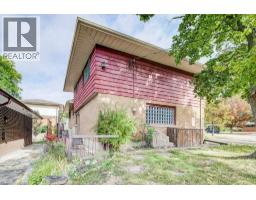 33 EVERGREEN Crescent - 42