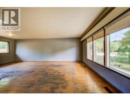 33 EVERGREEN Crescent - 8