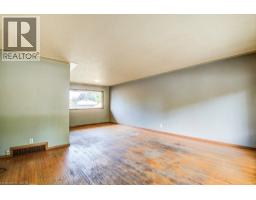 33 EVERGREEN Crescent - 9