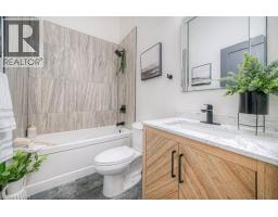 1 BOND Street - 15
