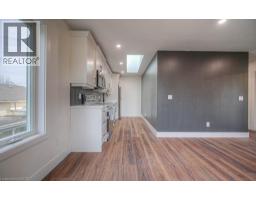 1 BOND Street - 33