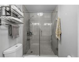 15 GLEBE Street UnitNo. 1313 - 15