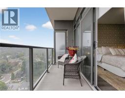15 GLEBE Street UnitNo. 1313 - 17