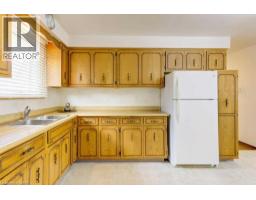 582 SKYLARK Road - 14