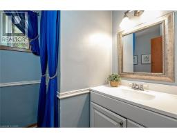 3 WHITE OAKS Avenue - 17