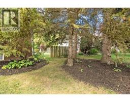 3 WHITE OAKS Avenue - 23