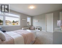19 SECINARO Avenue - 36