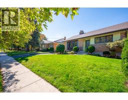 97 ELLIS Crescent S - 2