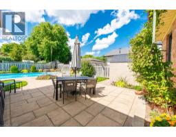 97 ELLIS Crescent S - 37