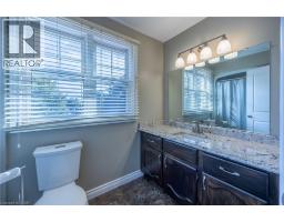 22 FALLS Crescent - 16